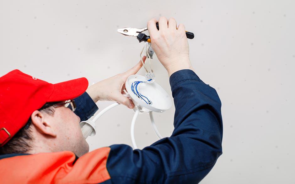 cherche électricien Paris 3
